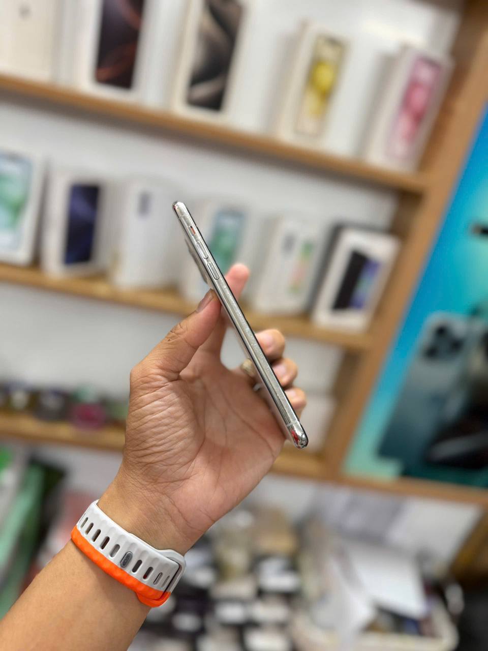 iPhone 11 Pro Max (Silver)