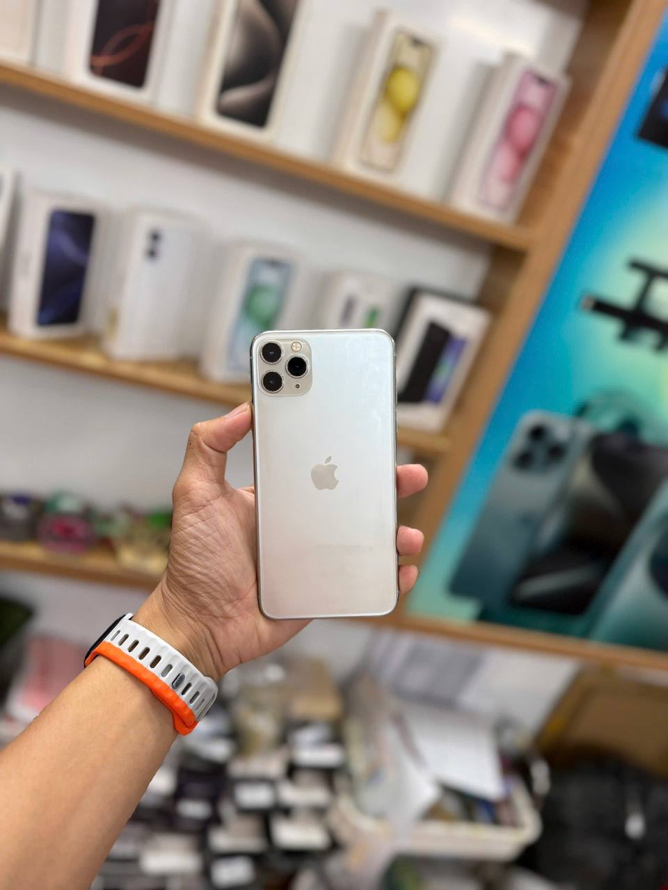 iPhone 11 Pro Max (Silver)