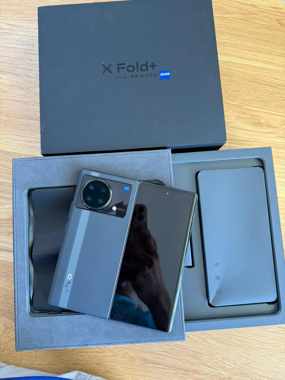 Vivo X Fold