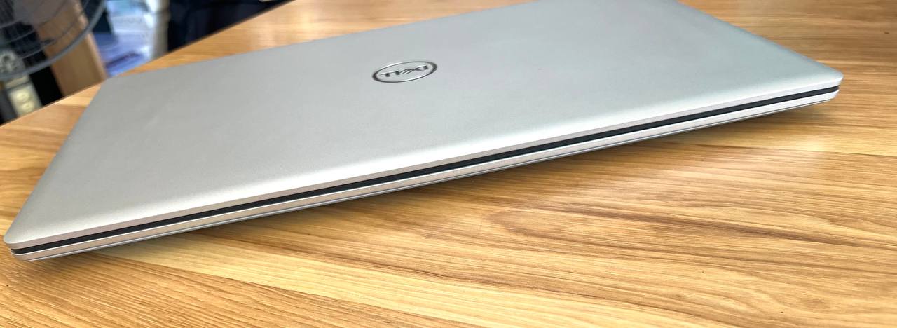 Dell Inspiron 15 3520